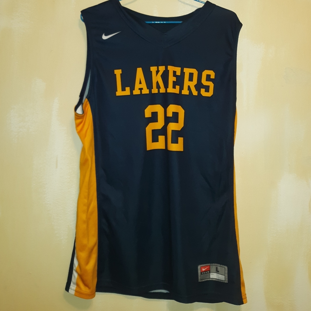 Lakers pl number 22 Jersey man's size L pre owned